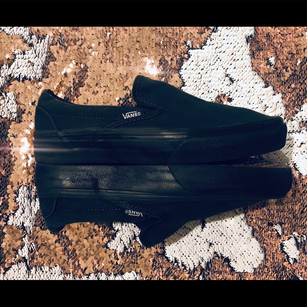 🖤VANS🖤 BLACKED OUT Lil Beauties!